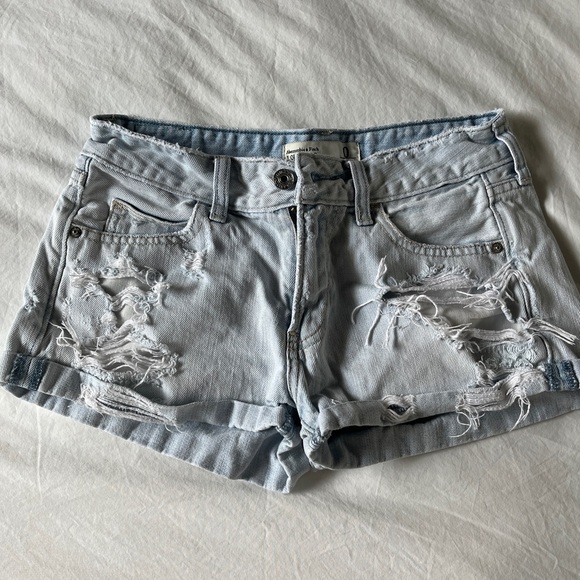 Light wash low-rise ripped mini shorts 🤍🪩🫧 - Picture 2 of 3